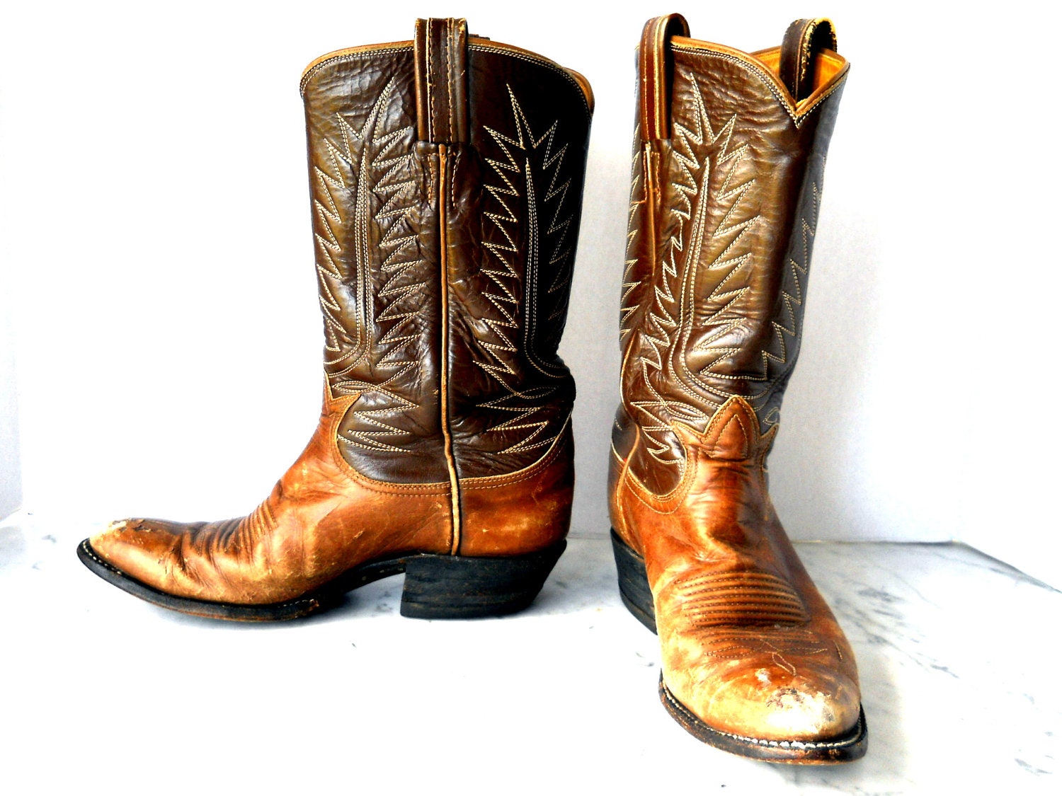 Tony Lama Cowgirl Boots // Distressed Brown Leather  Semi-Pointy Toes (size 5)