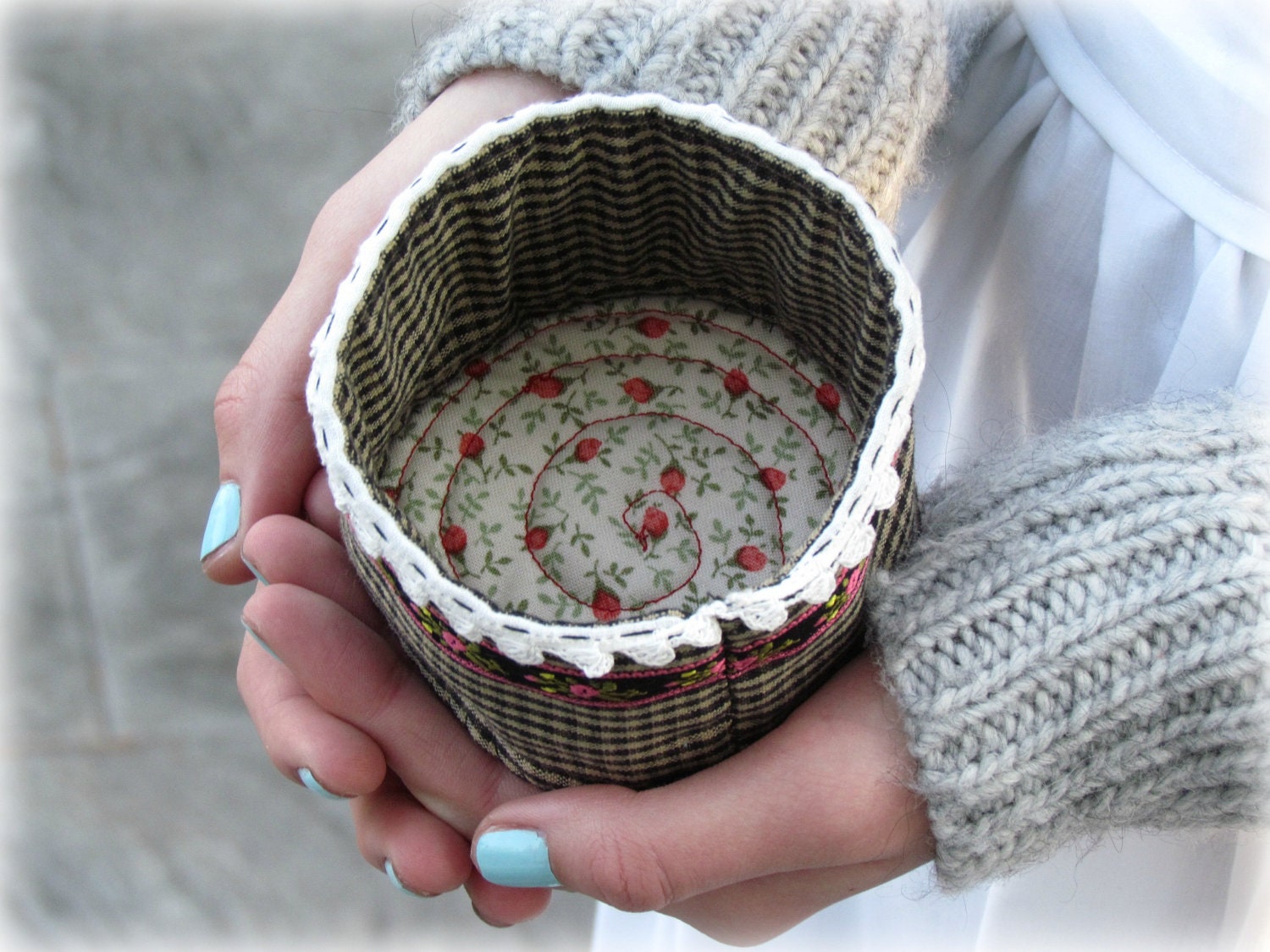 Embroidered Quilted Fabric Basket Set