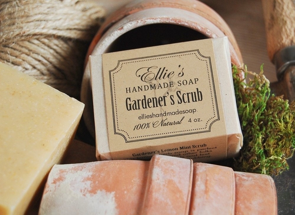 Gardeners Scrub Soap - 100% Natural, Cold Process, Vegan, Olive Oil Handmade Soap - FrogGoesToMarket