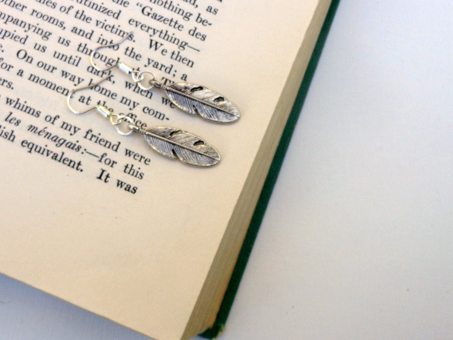 SALE.  Plume. Silver Feather Earrings. Dangle.