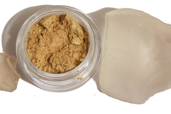 vegan eyeshadow . Antique Gold