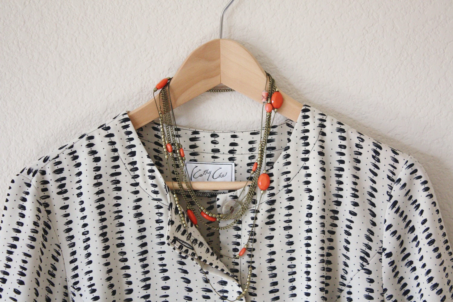 Vintage 1980s Black n Taupe Paint Brush Stroke Flowy Blouse with Seashell Button