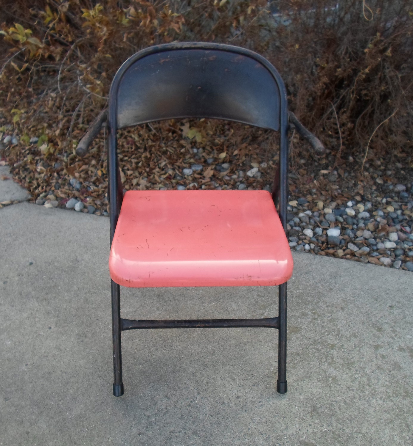 Vintage Mid Century Modern Metal Folding Chair with Arms Black with a Orange Seat Chippy Paint Cottage Chic