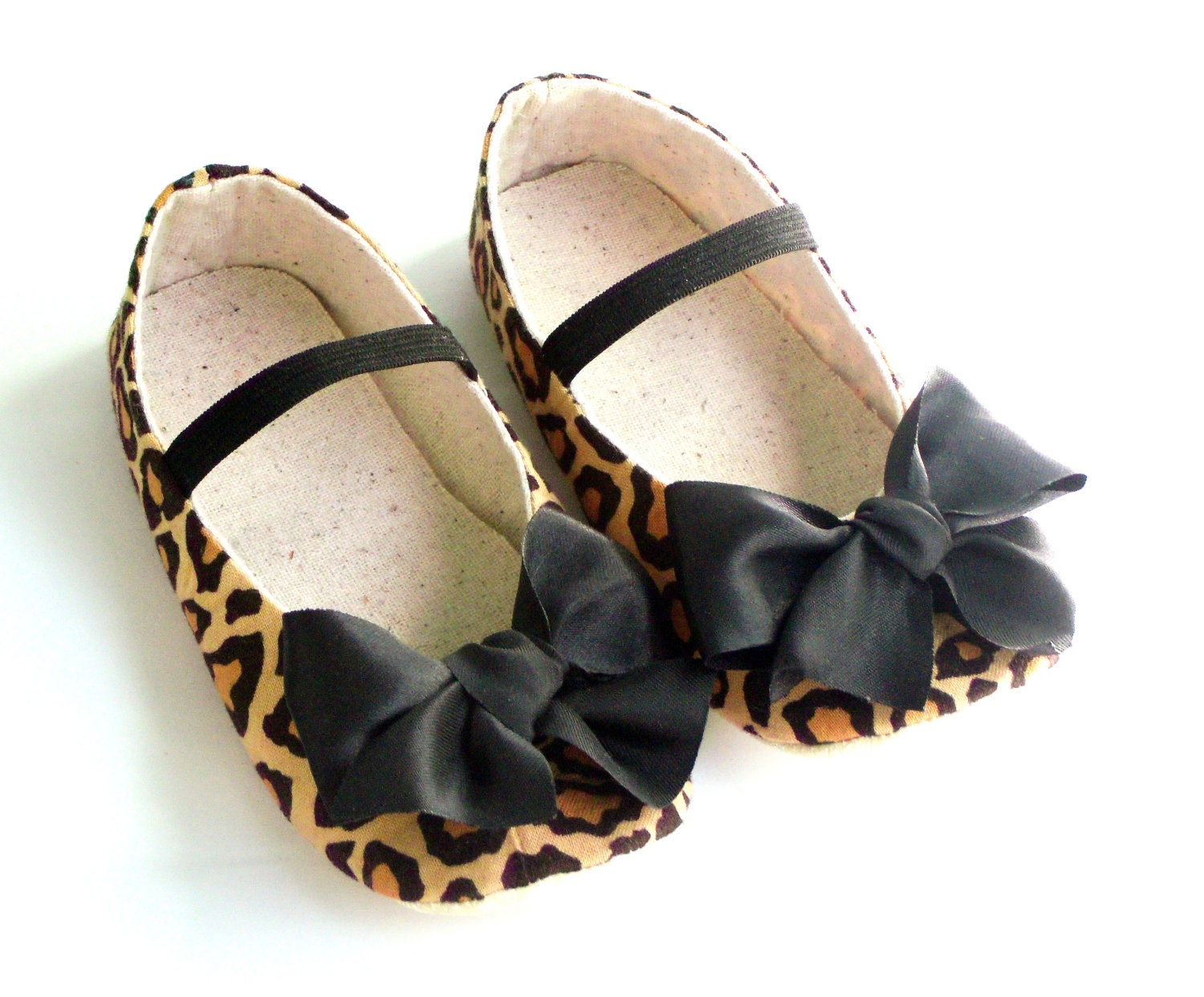 Baby Girl Crib Shoes Newborn Shoes Leopard Baby by littleserah
