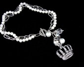 Gorgeous Chunky Fleur De Lis Faux Pearl and Silvertone Link And Chain 20" Necklace