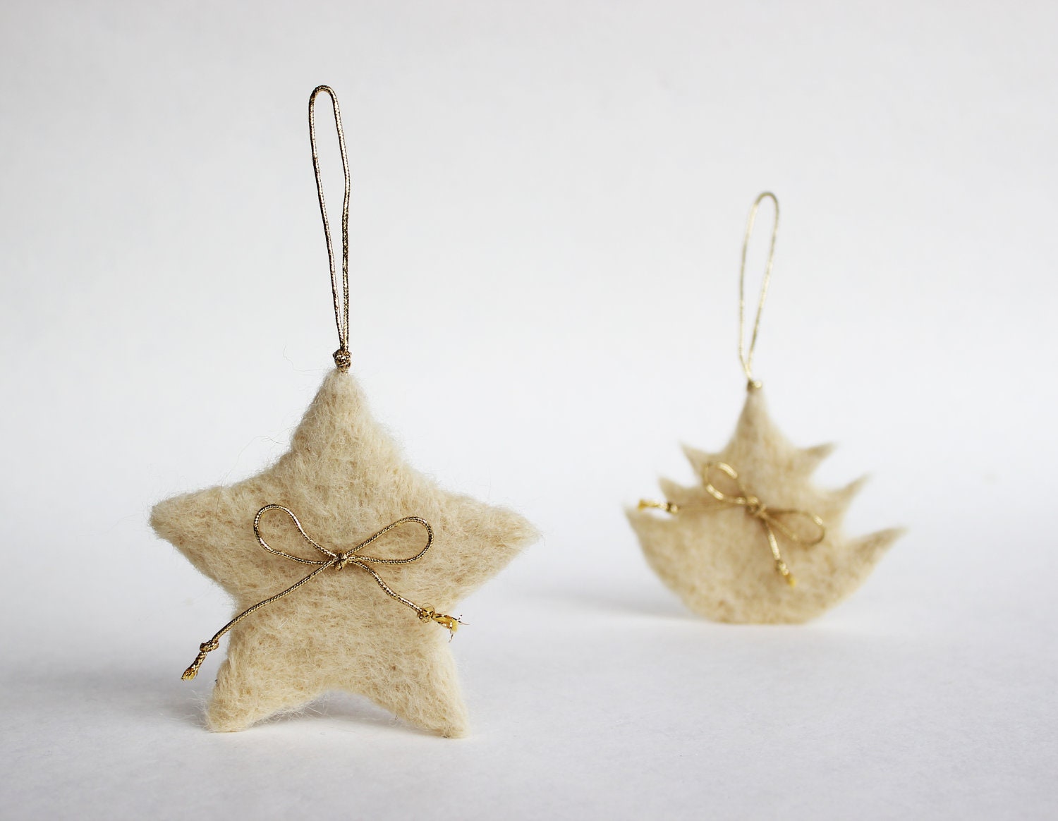 White Christmas Set - Little Star, Snowflake, Christmas Tree, Heart and Gift Box - Needle Felted - Ornaments for Christmas tree - FeltArtByMariana