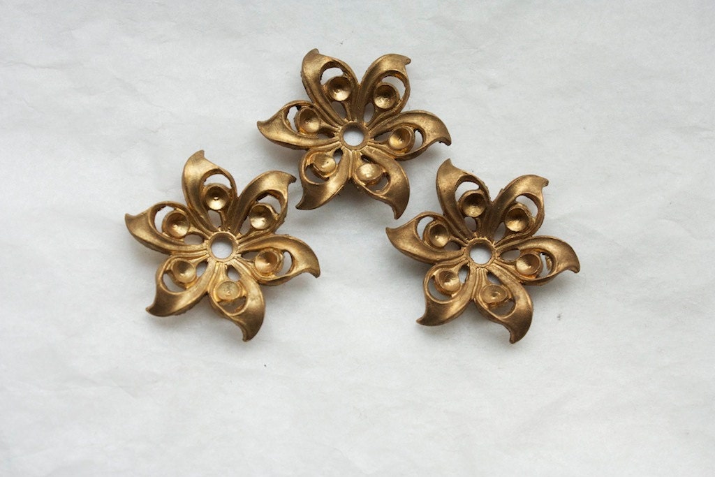 4 Vintage 1940s / 50s Art Nouveau Brass Flowers / Rhinestone Setting