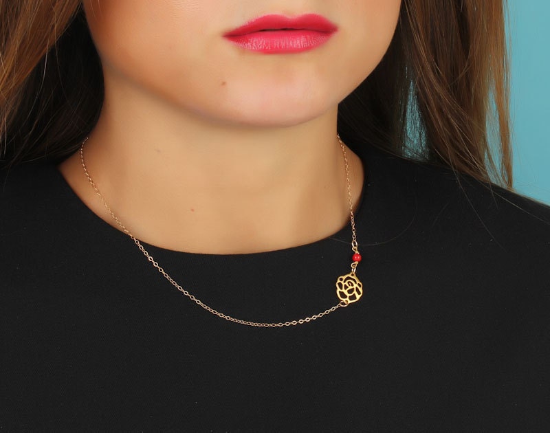 Rose necklace, asymmetric necklace, coral necklace, 14k gold filled necklace, rose gold necklace, bridesmaid gift, flower necklace, "Kabeiro/ / Le blog d'awa ETSY 