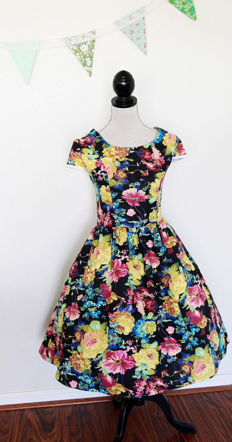 SALE - Retro Floral Dress - Size Large