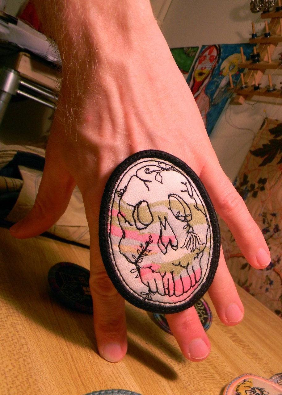 On Sale, big skully ring