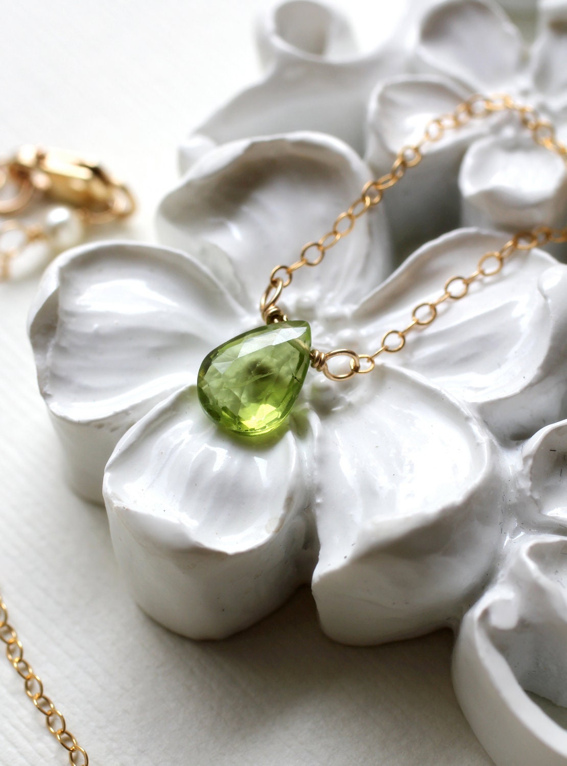 Peridot Necklace, August Birthstone, 14k fill gold chain, August Birthday, Dainty Faceted Gemstone Necklace, Simple, Solitaire Necklace