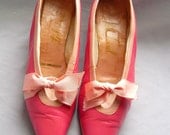 Vintage 60s Bowtie Pumps sz 9 Eu 40 Ted SAVAL Pink Kitten Heel Shoes Leather Narrow width