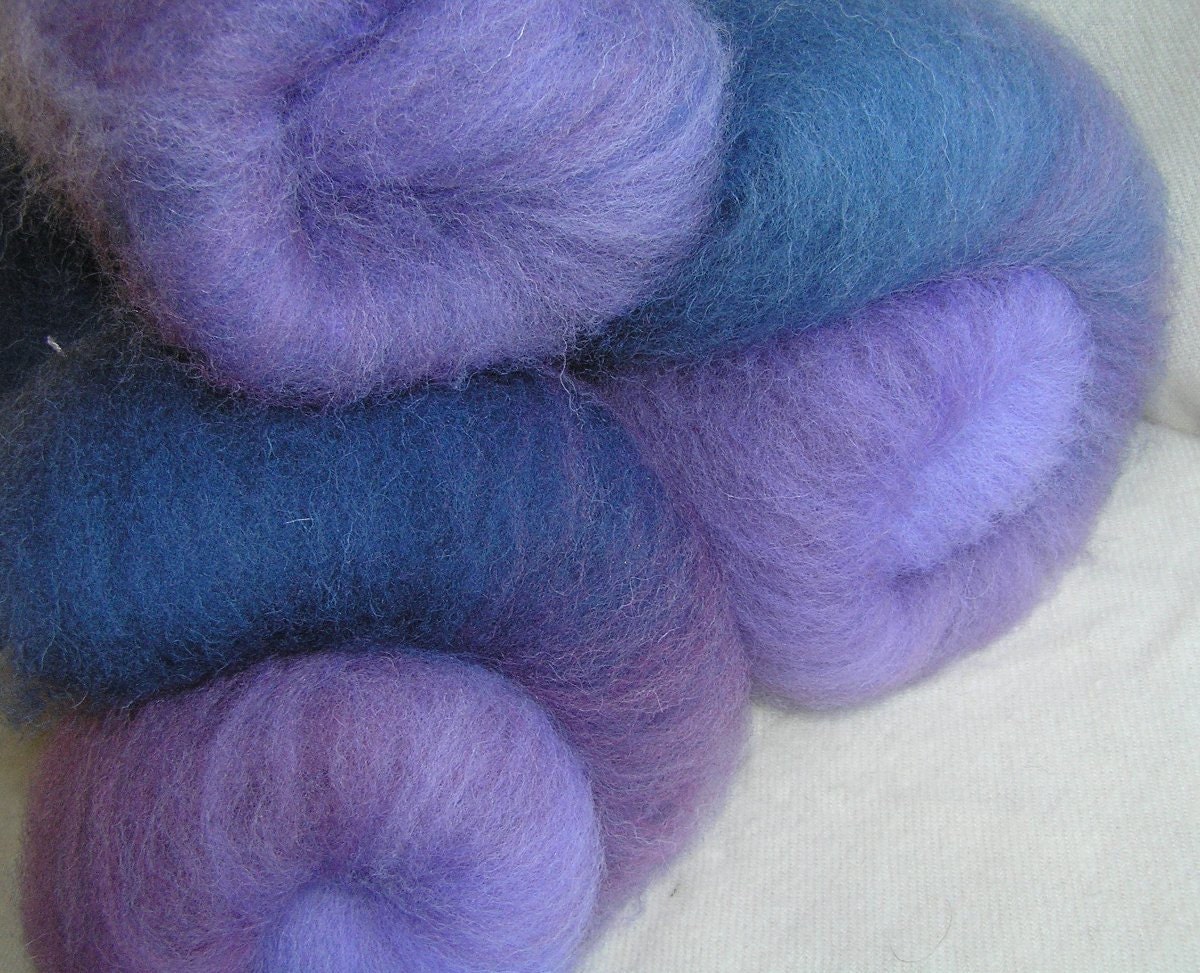 150g (5.3oz) superwash cheviot Slightly Girly