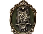 Neo Victorian Steampunk Goth Jewelry - Necklace - Owl - Dark Green Background
