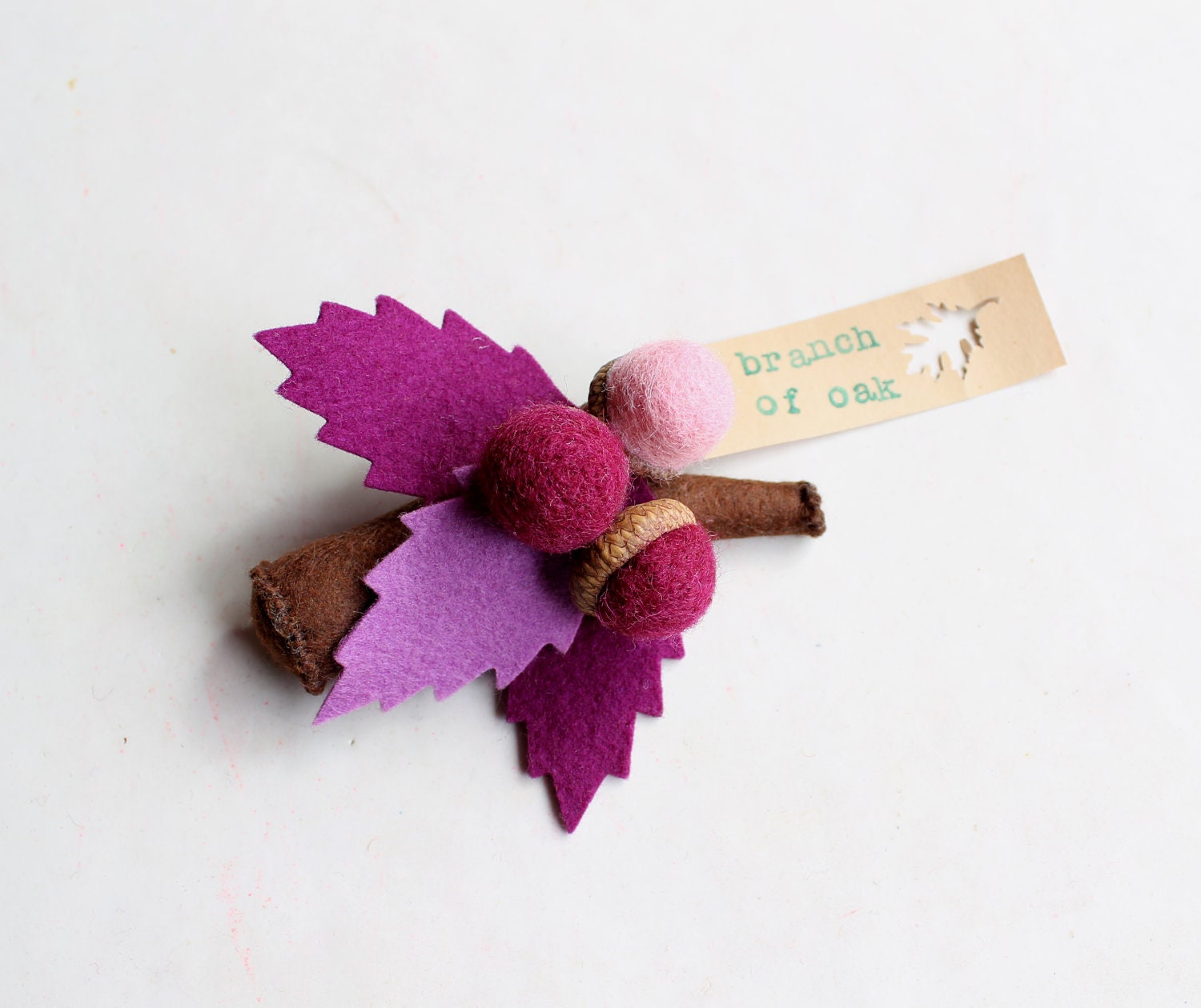 Brooch felt, purple leaves with acorns, branch oak. Felt accessorie woman
