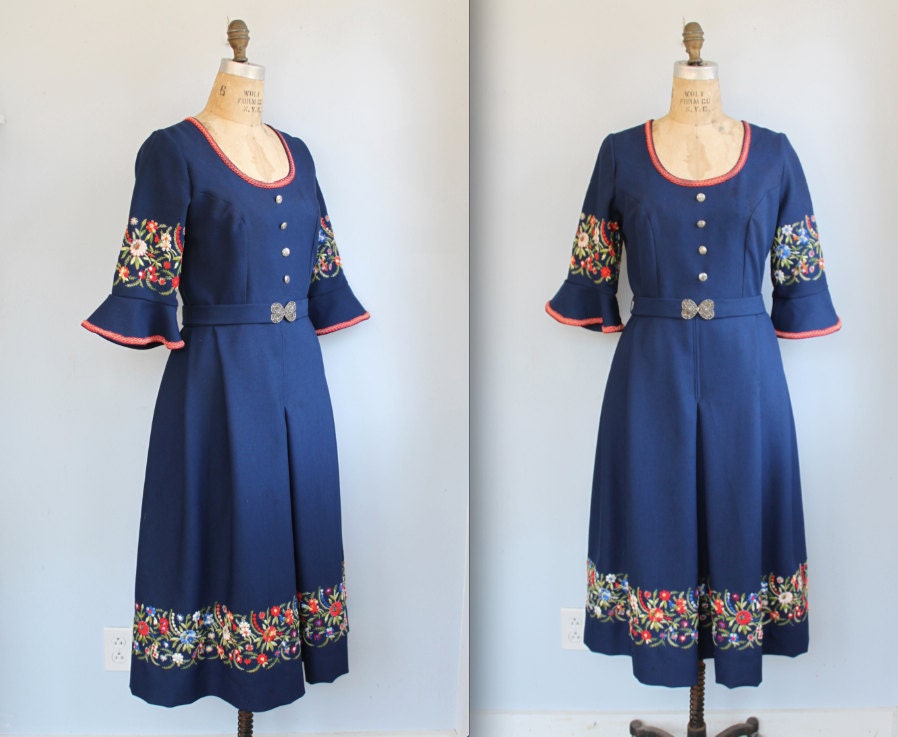 vintage 1970s folk dress. Sm/Med. Blue Swiss Bavarian embroidered frock / eveteam fall / the BEER GARDEN dress