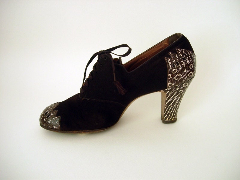 CHARMING Vintage 1930s 30s Art Deco Chocolate Brown Suede & Faux Snakeskin Detail Oxford Shoes - Size 7.5