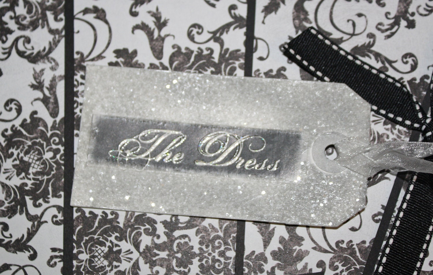 Pretty Black & White Wedding Mat Set 11 pieces, Glittery Title Tag Included, 3 Titles Total