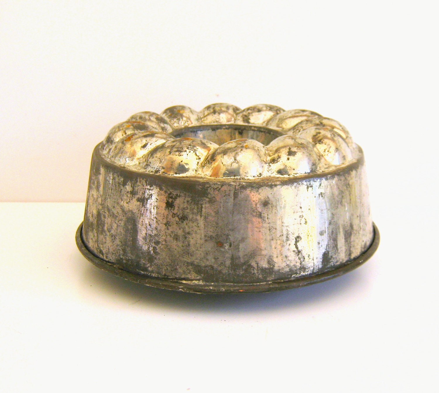 Vintage Cake Pan /  Mold / Bundt / Oxidized Patina / Farmhouse / Rustic / Vestiesteam / TheBestVintage