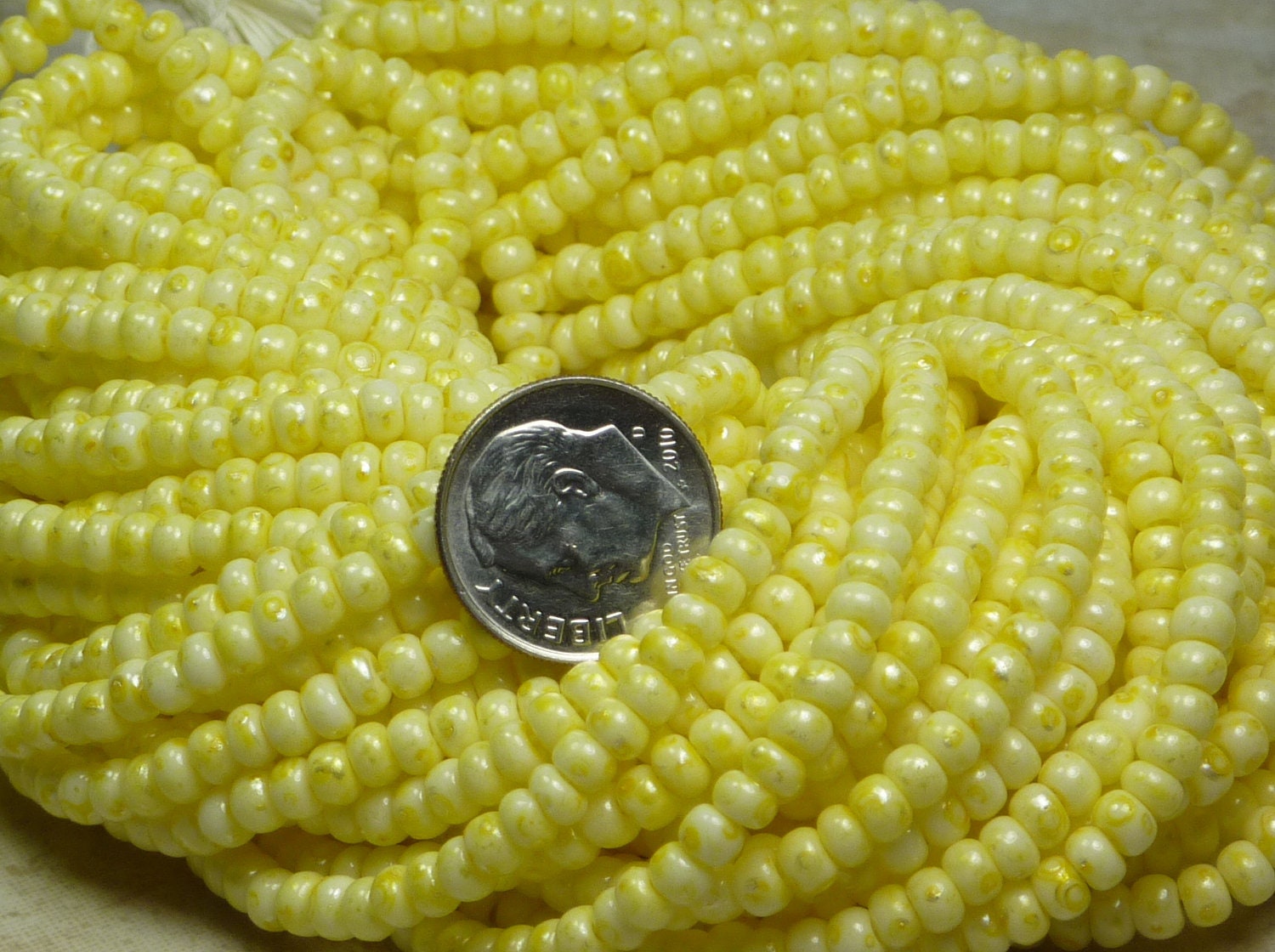 6/0 Yellow and White TIE DYE Terra Colorfast Czech Glass Seed Bead Strand (C302)