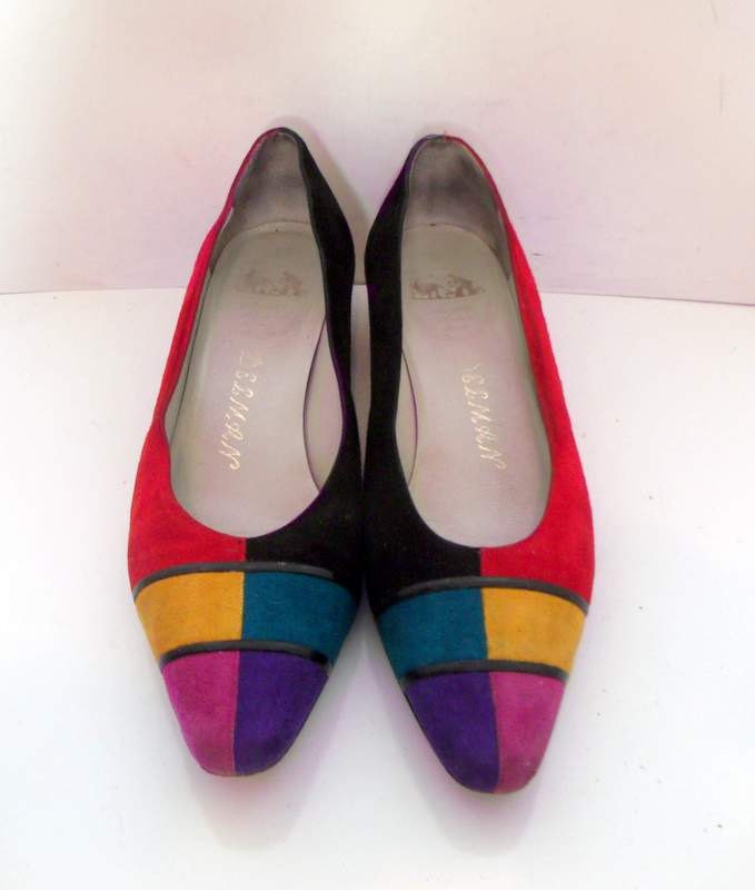 Sz 6 Vintage suede multi color designer shoes.