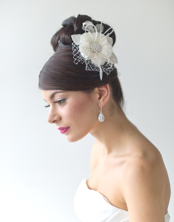 Wedding Hair Accessory, Bridal Headpiece, Silk Flower Hair Clip, Ivory Silk Floral Head Piece