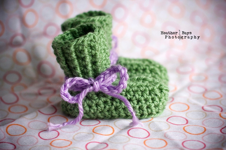 Wooly Boots. Crocheted Baby Booties. High Tops & Ankle Boots in One for newborn to 3 months. Earth Green with Lavender Purple Ties.