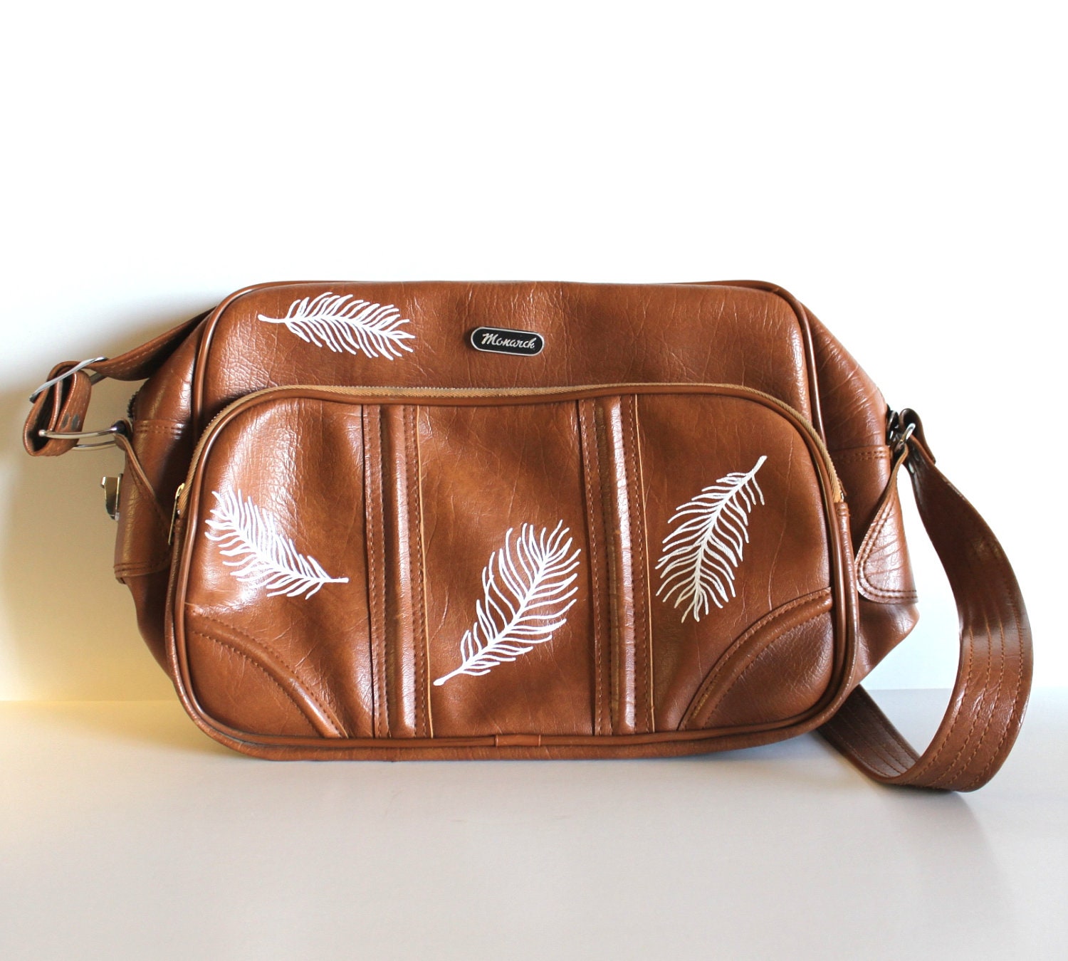 Tickle - VINTAGE brown SHOULDER BAG with hand painted feathers