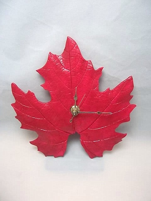 Canadian Maple Leaf Clock