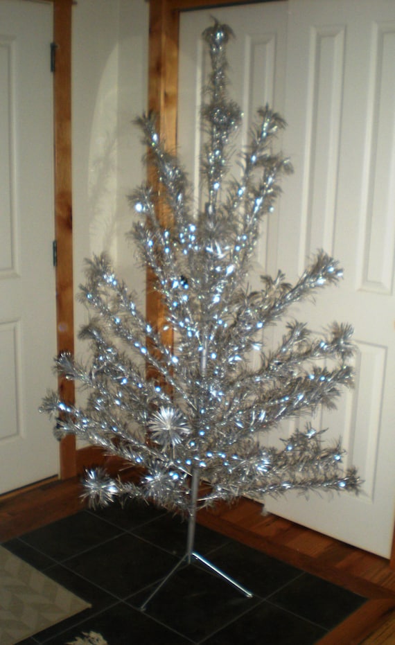 1950 s 6 foot vintage aluminum christmas tree by 1950 s 6 foot vintage aluminum christmas tree by