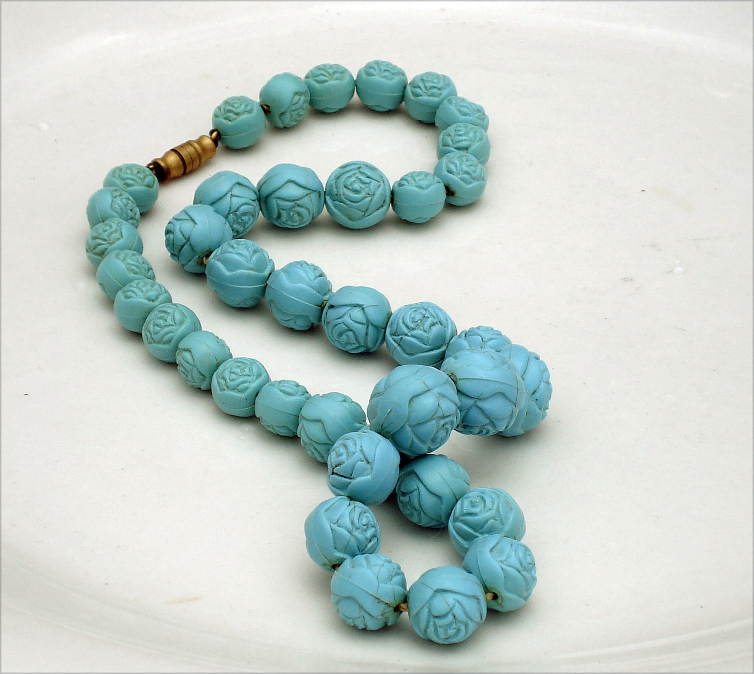 Retro Turquoise Early Plastic Rose Bead Necklace