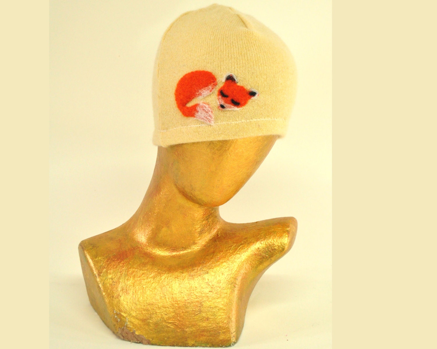 The Sleeping Fox handmade cashmere hat PALE YELLOW Needle Felted