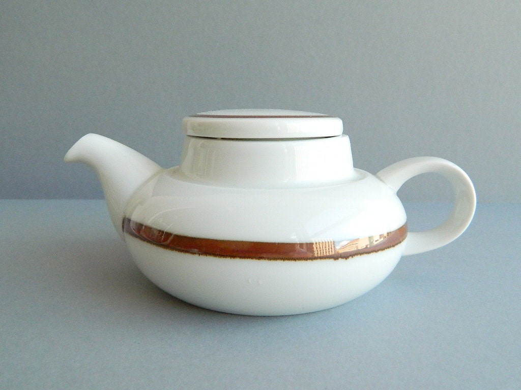 SALE:  Bing & Grondahl Danish Modern Tea Pot White and Brown