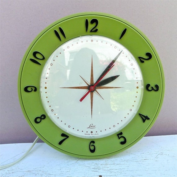 Vintage Lux Avocado Green Wall Clock 1950's by twolittleowls