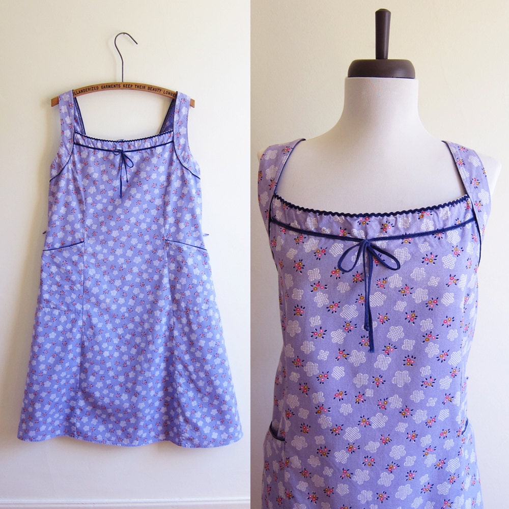 Vintage 1960s Dress / Periwinkle LAVENDER FLORAL Print Cotton Dress / Size Medium