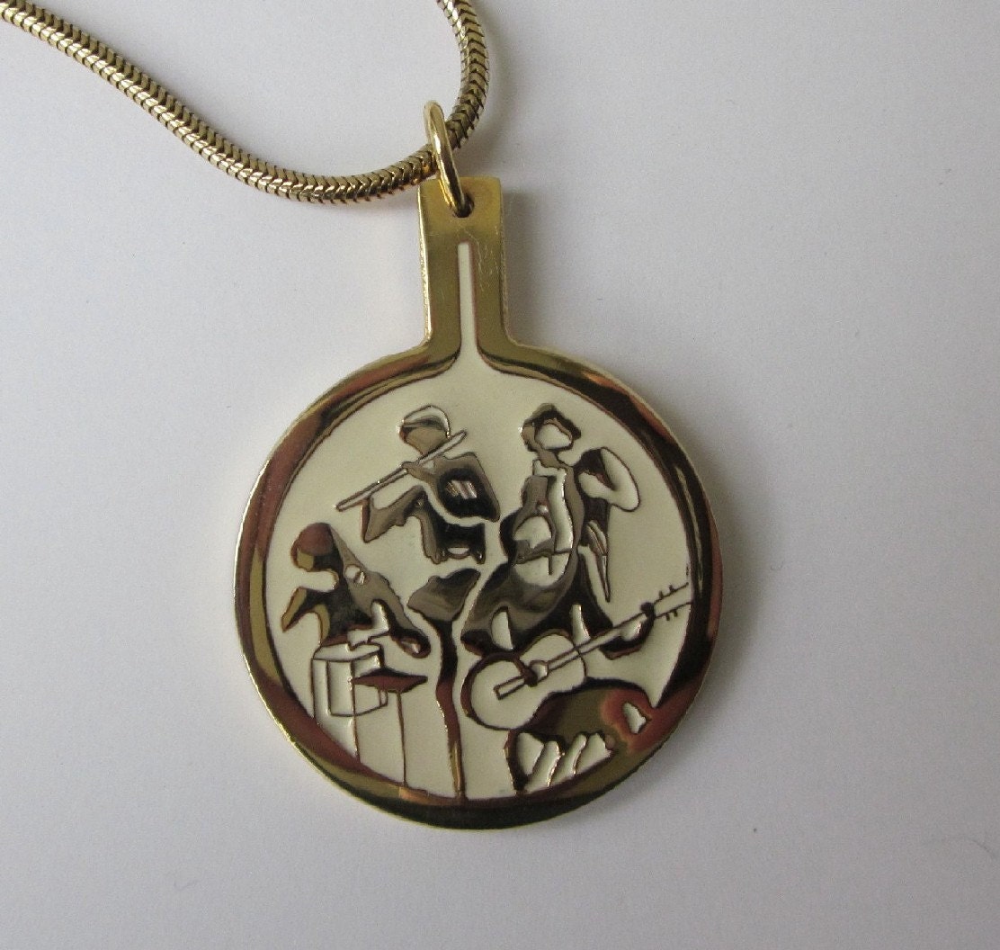 De Passille-Sylvestre Enamel Pendant - Vintage