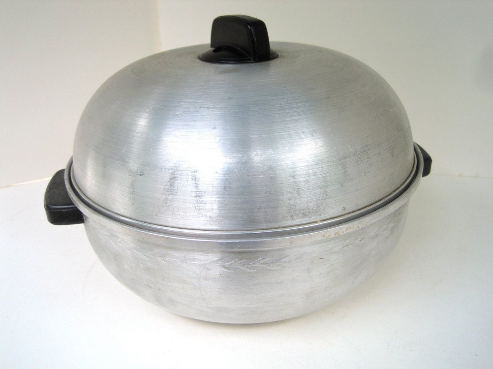 Aluminum Bun Warmer - Mid Century Roll Server - West Bend Serving Oven