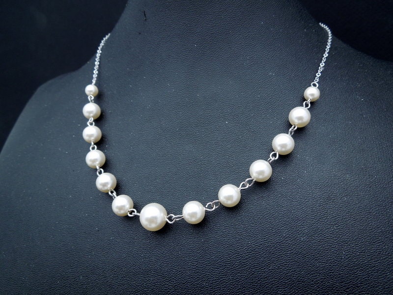 Bridal Pearl Necklace, Ivory or White Swarovski Pearls, Bridal Classic Necklace, Wedding Pearl Necklace, Bridesmaid Necklace, Pearl, LORI