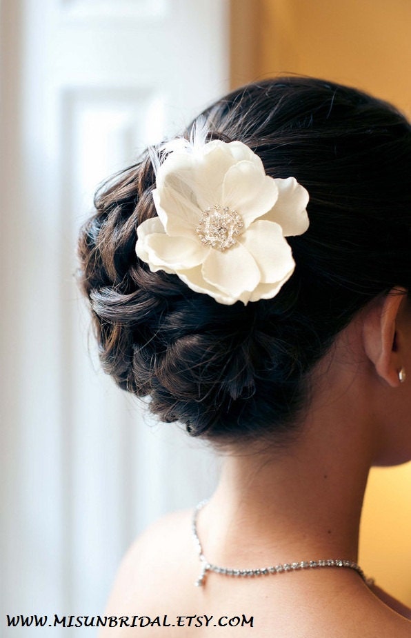 Petite Ivory Flower with rhinestone and feathers / ivory hair flower / ivory flower hair clip / ivory bridal flower