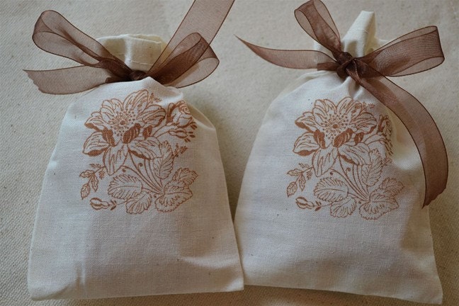 50 Large Flower with Ribbon - Organic Muslin Cotton Drawstring Favor Gift Bags 4x6 - Choose your ink color Il_570xn
