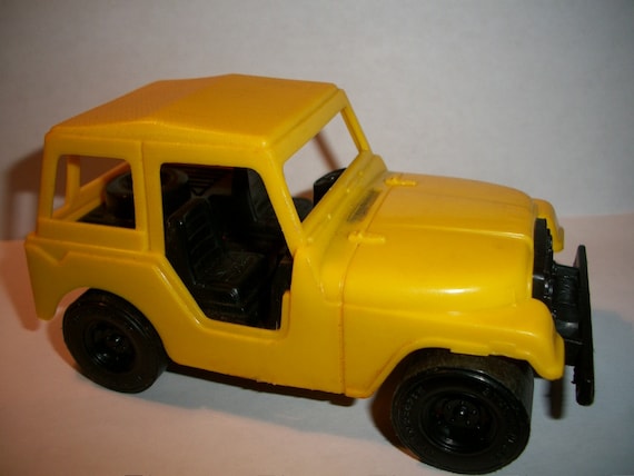 Vintage STROMBECKER Plastic JEEP Toy Made in by morningglory323