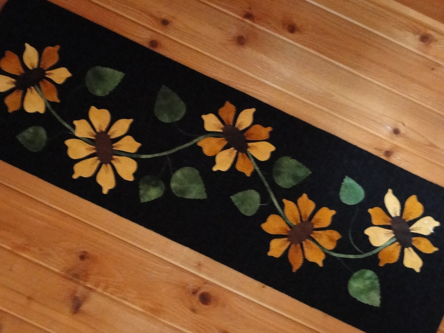 Wool  Etsy Runner Kit Table Sunflower table runner patterns yogybooboo Applique by on wool