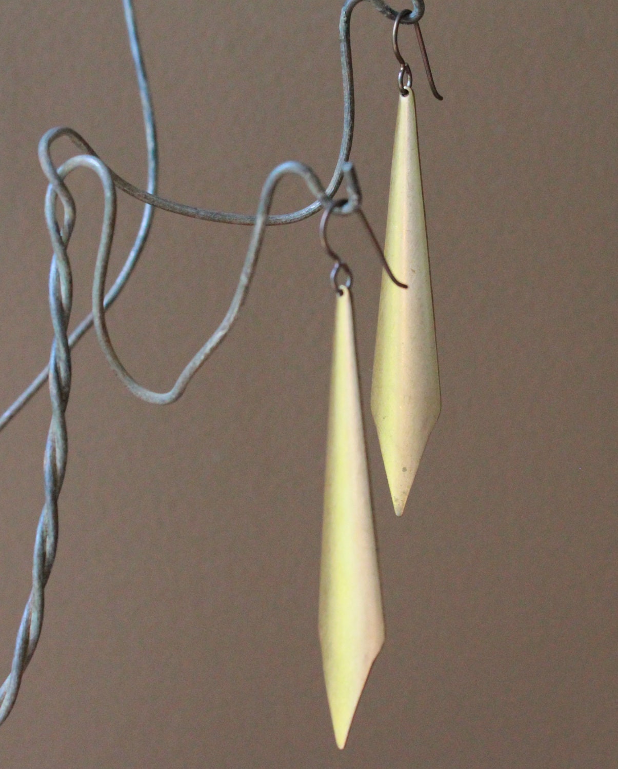 Simple gold brass long arrow pendant drops & antique brass earrings