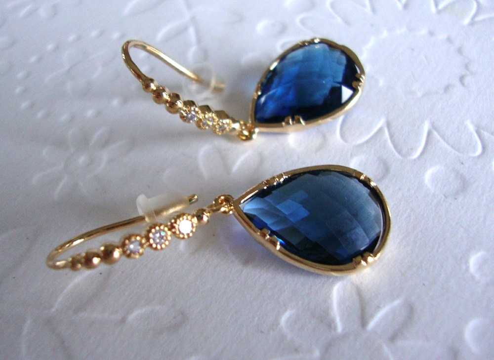 Weddind earrings / Preppy Dangle earrings /Blue sapphire earrings/  / Bridesmaids gifts / Sapphire glass teardrop earrings