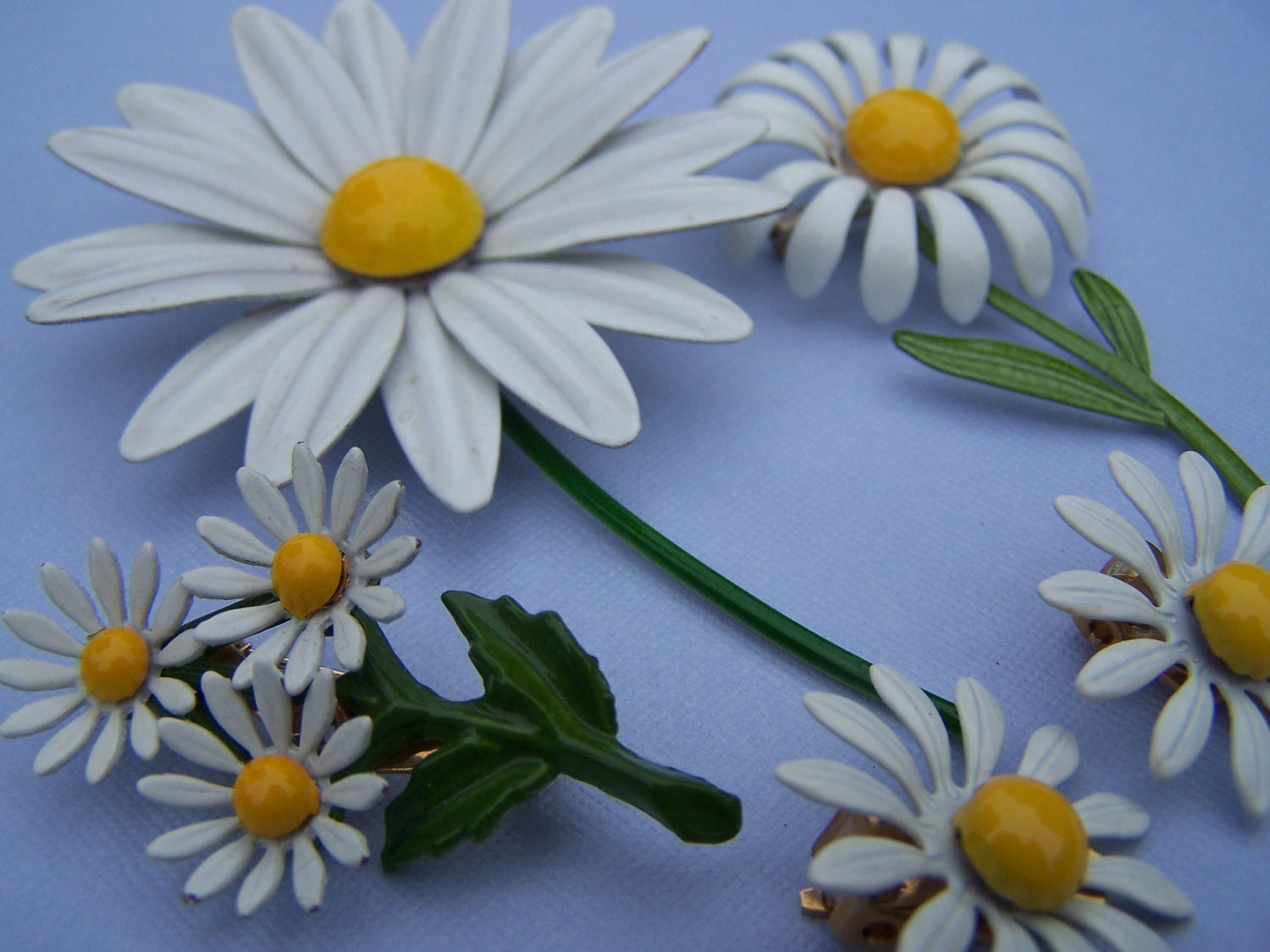 Lot of Vintage Daisy Pin and Earrings