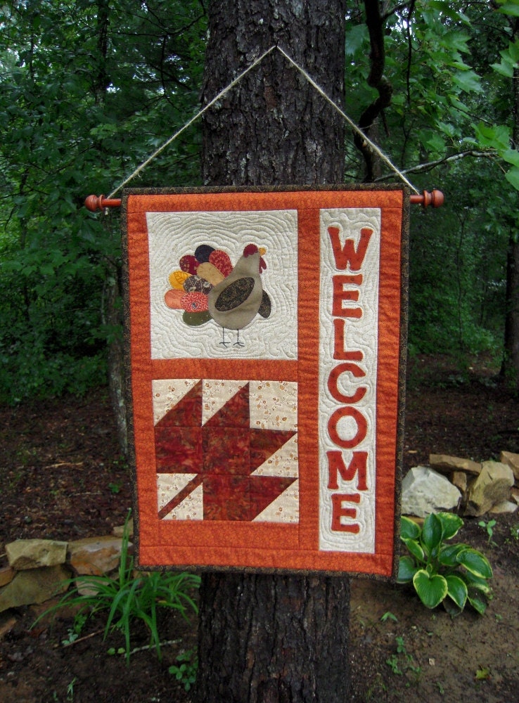 quilted-wall-hanging-door-banner-quilt-by-sewsouthernquilts