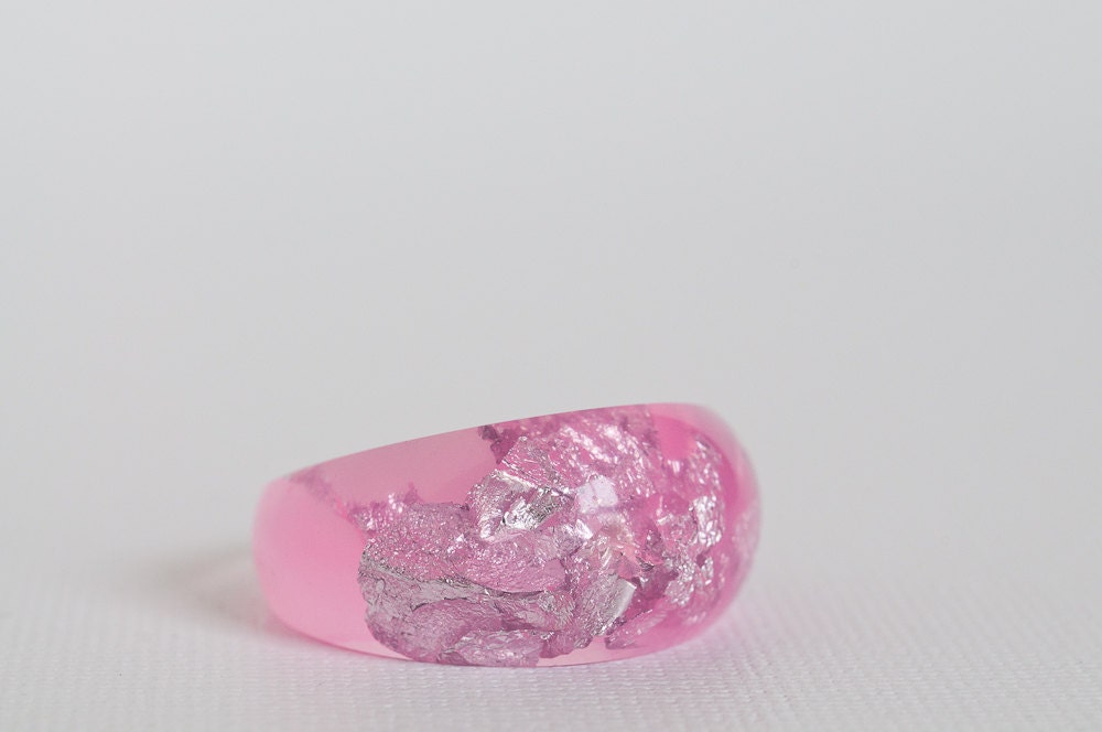 bright pink eco resin dome ring featuring silver flakes - size 8.5