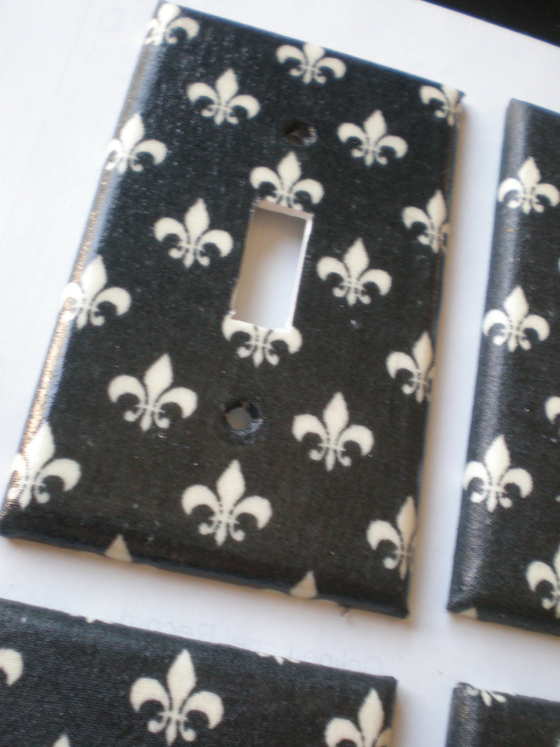 Black and White Fleur De Lis Single LIght Swich Plate Cover Set
