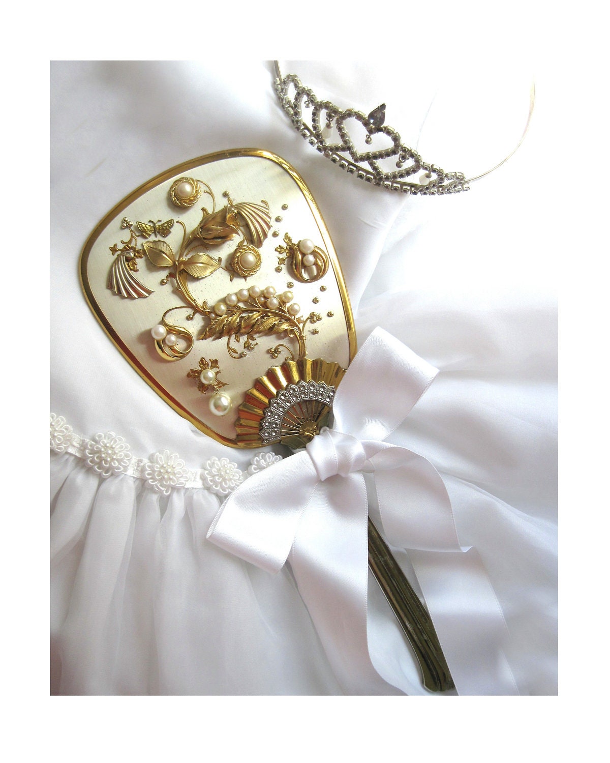 Wedding Accessory, Vintage Hand Mirror, Fantasy Art Mirror, Wedding Photo Prop, Bride Bridesmaid Maid Of Honor Gift, Alternative Bouquet
