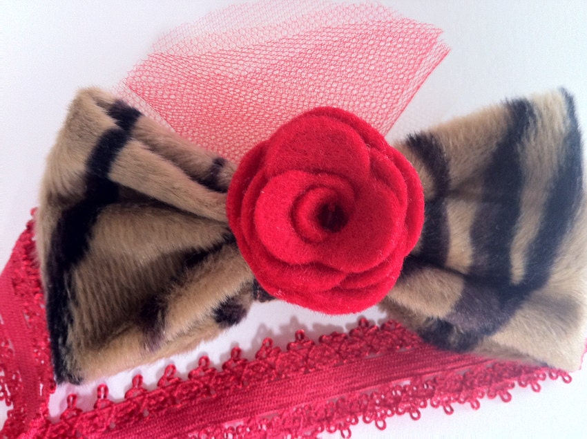 Baby girls headband . Velvet bow headband . Felt headpiece . Fits all ages . Unique gift for girls